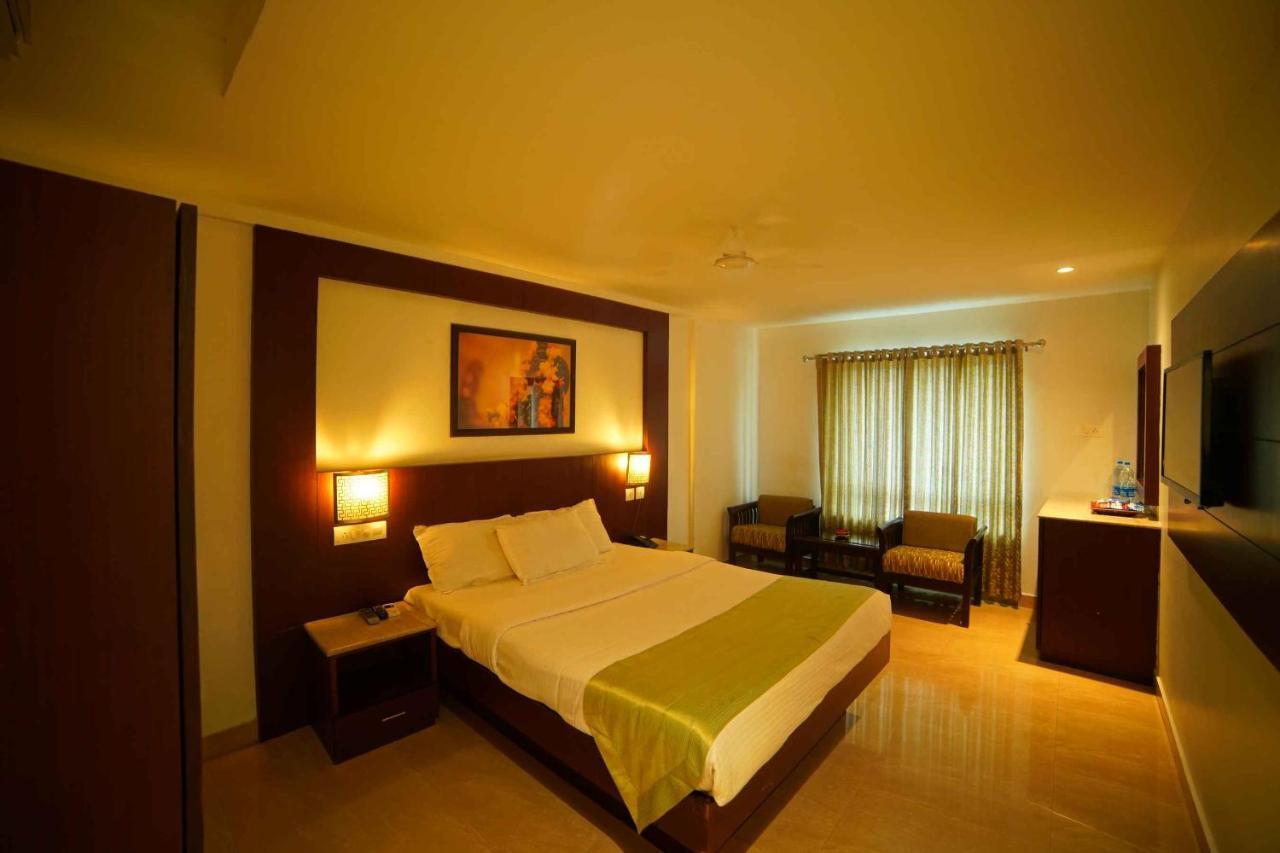 Lalitha Inn Guruvāyūr Buitenkant foto