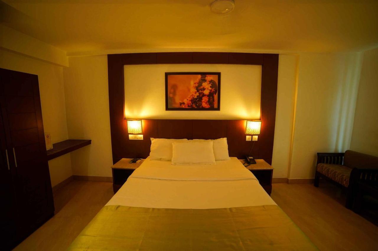 Lalitha Inn Guruvāyūr Buitenkant foto
