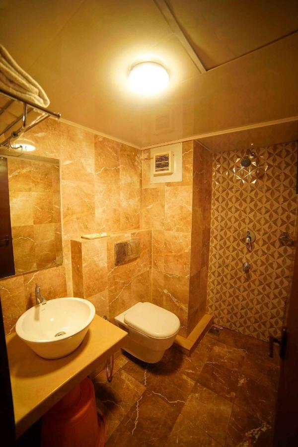 Lalitha Inn Guruvāyūr Buitenkant foto
